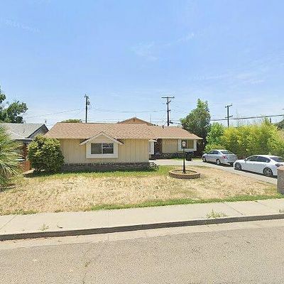 553 Memory Ln, Porterville, CA 93257