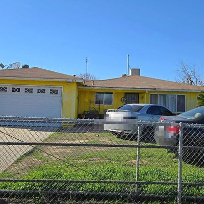 573 N Kern Ave, Farmersville, CA 93223