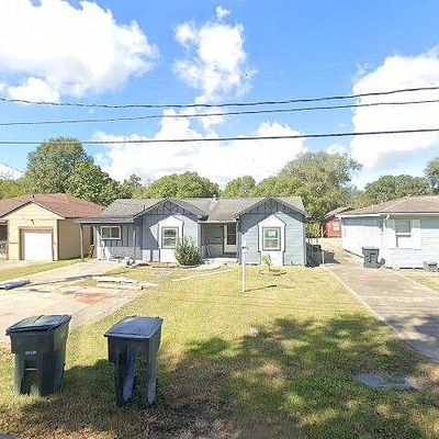 5237 North St, Groves, TX 77619