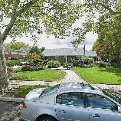 68 Riverside Ave, Roebling, NJ 08554