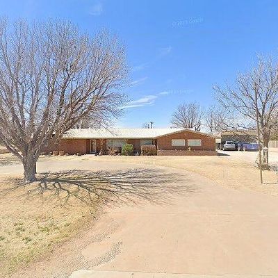 819 N Amherst Rd, Earth, TX 79031