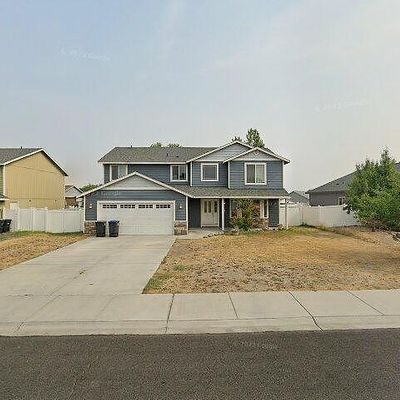 833 W Polo Ridge Dr, Moses Lake, WA 98837