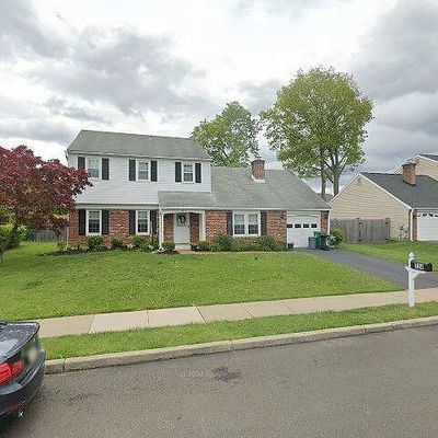 734 Fairbridge Dr, Fairless Hills, PA 19030