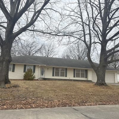 906 Summit St, Chillicothe, MO 64601