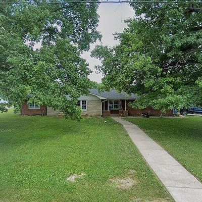 103 N West St, Wayne City, IL 62895