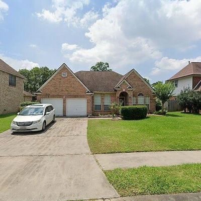 104 Thyme Trl, Lake Jackson, TX 77566