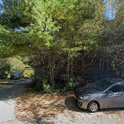 12 Natty Pond Dr, Hubbardston, MA 01452