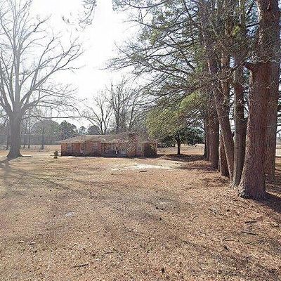 1383 Elvis Presley Dr, Tupelo, MS 38804