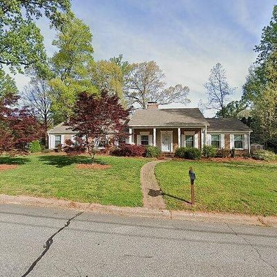 16 Devonshire Dr, Greensboro, NC 27410