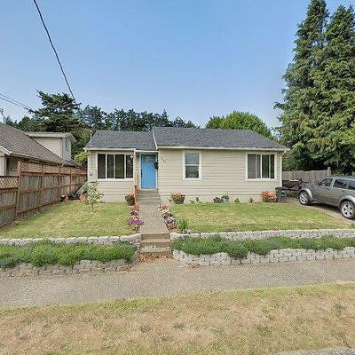 1860 Madrona St, North Bend, OR 97459