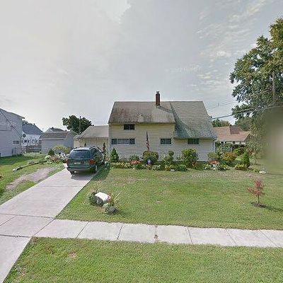 19 Crosswood Ln, Levittown, PA 19055