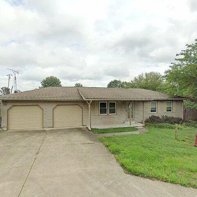 1612 Meadow St, Carmi, IL 62821