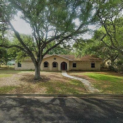 1653 Driftwood Dr, Seguin, TX 78155