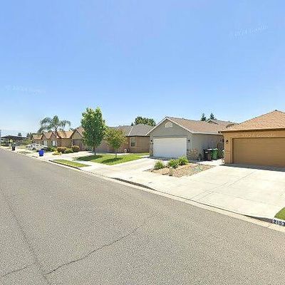 2143 W Clare Ave, Porterville, CA 93257