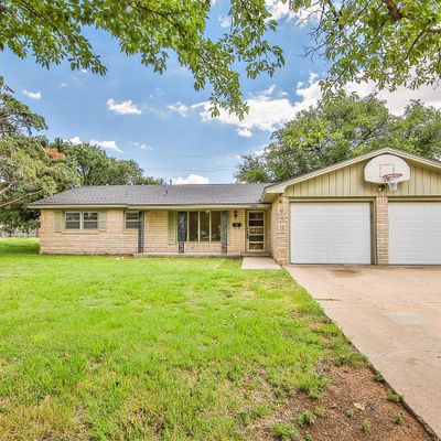 1933 56 Th St, Lubbock, TX 79412