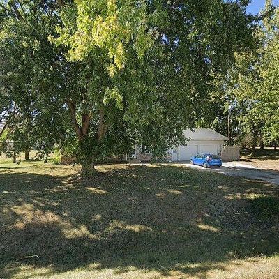 1941 Honey Creek Rd, Manchester, IA 52057