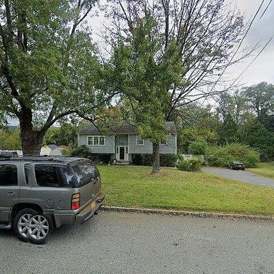 22 Slope Dr, Hackettstown, NJ 07840