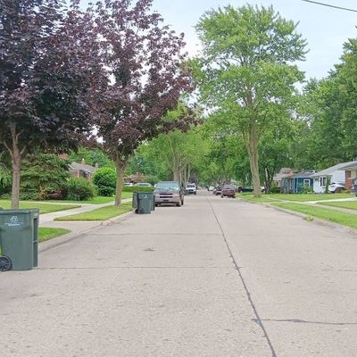 22300 Socia St, Saint Clair Shores, MI 48082