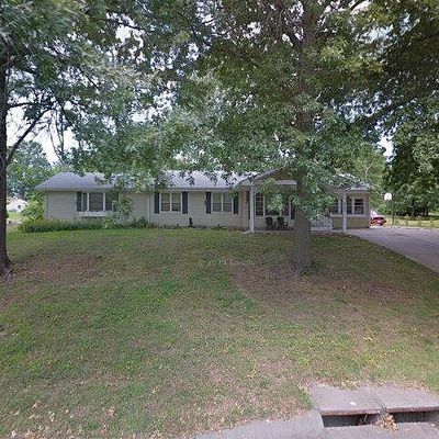 2704 S Maybrook Ave, Independence, MO 64057