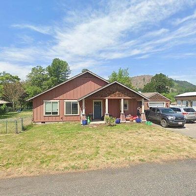 32 Fourth St, Carson, WA 98610