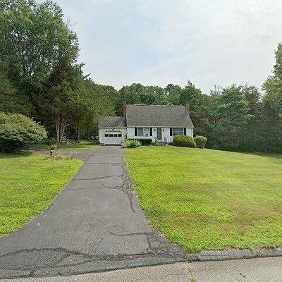 34 Pachaug River Dr, Jewett City, CT 06351