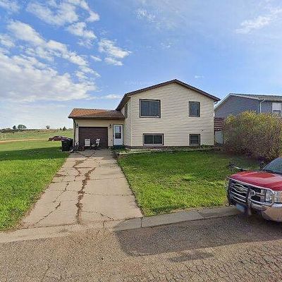 408 3 Rd Ave Se, Belfield, ND 58622