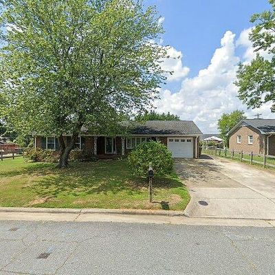 3508 Fletcher Dr, Greensboro, NC 27406