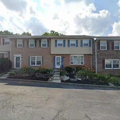 4589 N Hedgerow Dr, Allentown, PA 18103