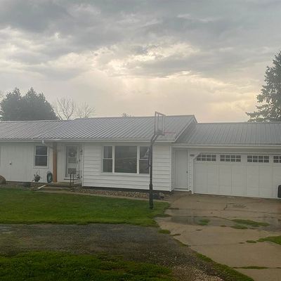 418 East St, Gladbrook, IA 50635