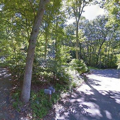 42 Terry Rd, Gales Ferry, CT 06335