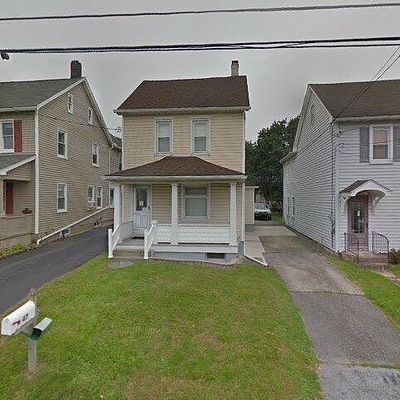 51 Friedensthal Ave, Nazareth, PA 18064