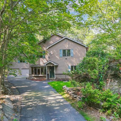 54 Cove Point Cir, Lakeville, PA 18438