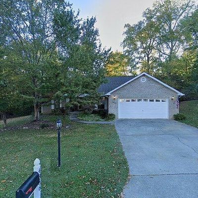 4886 Masters Dr, Maryville, TN 37801