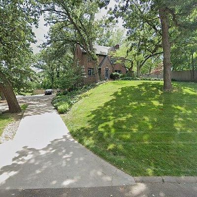 4910 Pleasant St, Des Moines, IA 50312