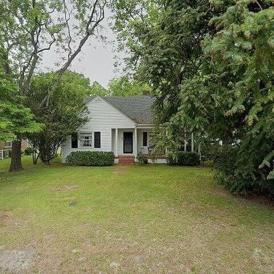 603 Woodrow St, Clinton, NC 28328