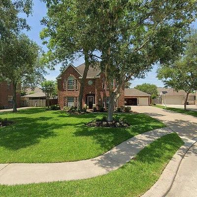 65 N Calla Lily Ct, Lake Jackson, TX 77566