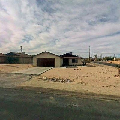 5608 Lupine Ave, Twentynine Palms, CA 92277