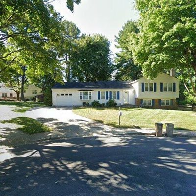 6 Surry Ct, Rockville, MD 20850