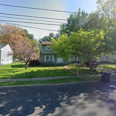 709 Willow Dr, Cinnaminson, NJ 08077