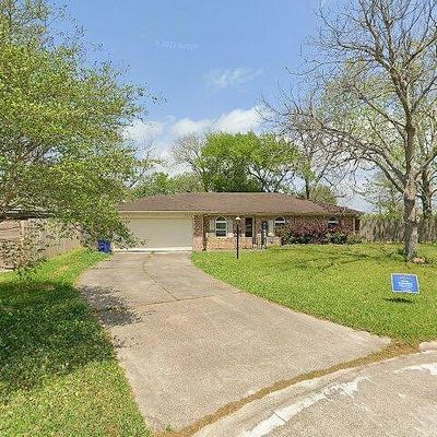 7202 Plover Cir, Texas City, TX 77591