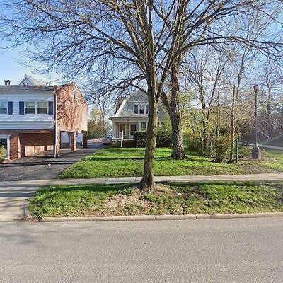 73 E Washington St, Chagrin Falls, OH 44022