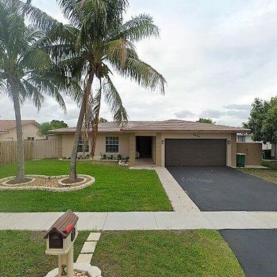 8240 Nw 68 Th Ave, Tamarac, FL 33321