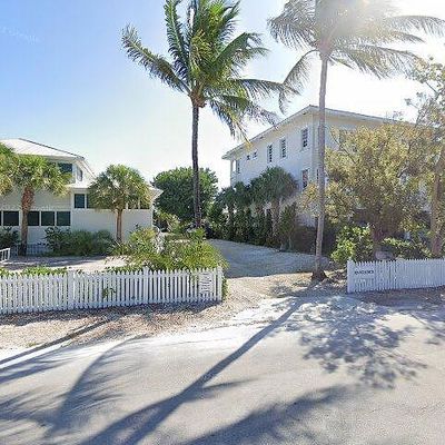 827 Eisenhower Dr, Key West, FL 33040