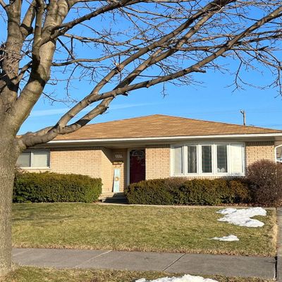 8329 Potomac, Center Line, MI 48015