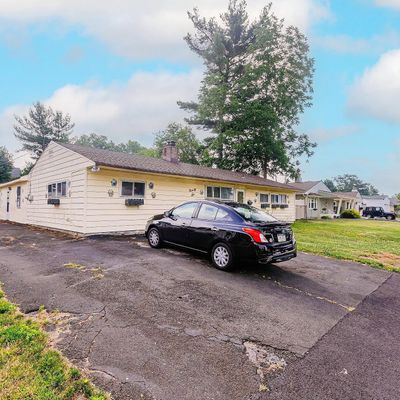 96 Elderberry Dr, Levittown, PA 19054