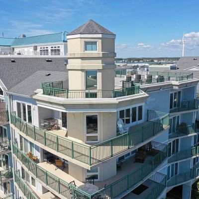 1 Dock St #402, Crisfield, MD 21817