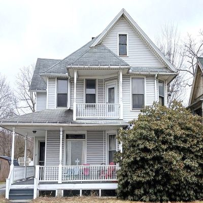 12 Pine St, Hallstead, PA 18822