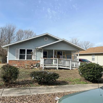 1135 N Oak Park Dr, Springfield, MO 65802