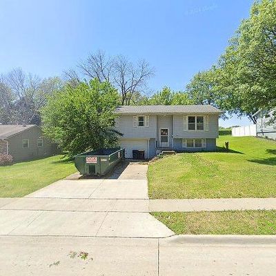 135 Country Club Rd, Williamsburg, IA 52361