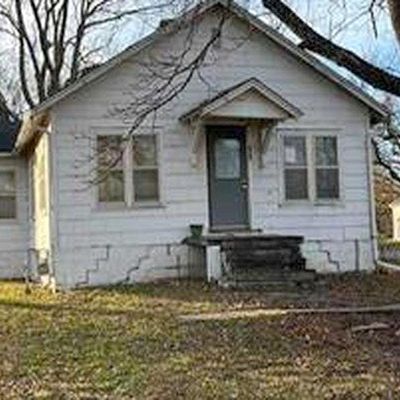 202 Locust St, Wellsville, KS 66092